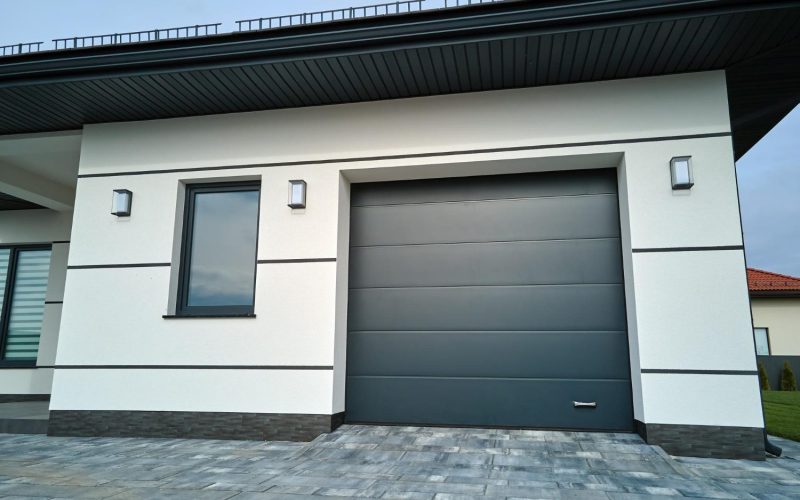 Pose porte de garage menuisier à Laneste 2